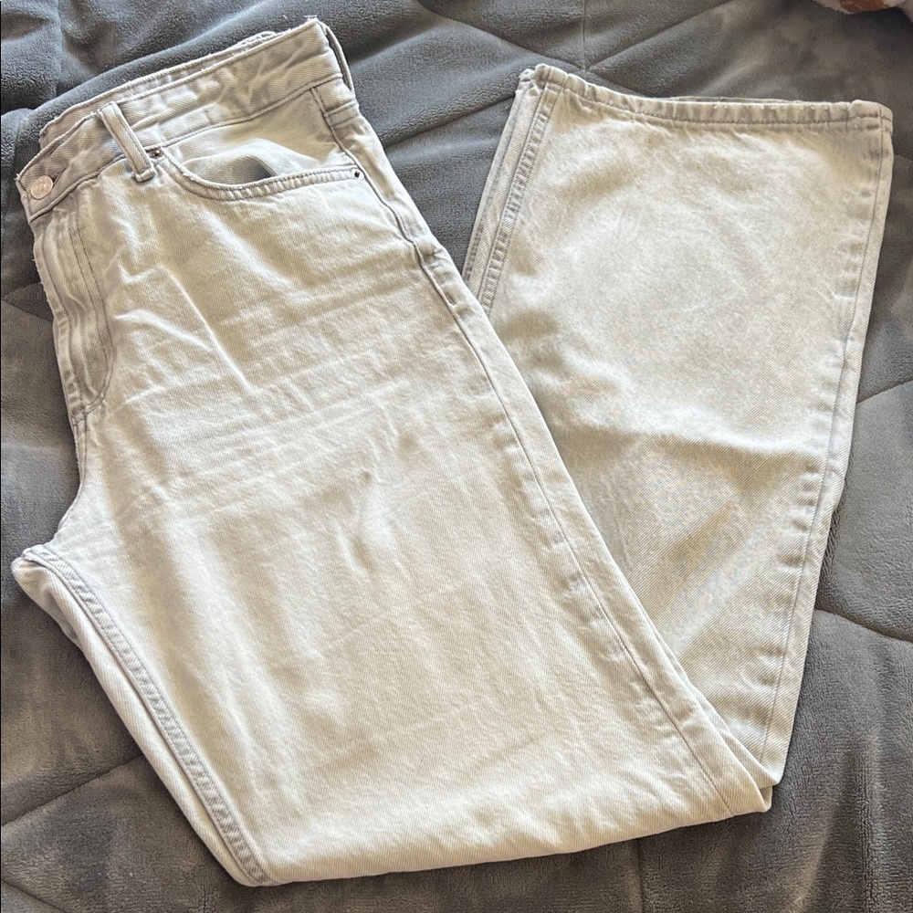 Zara Women's Light Beige Straight Leg Jeans